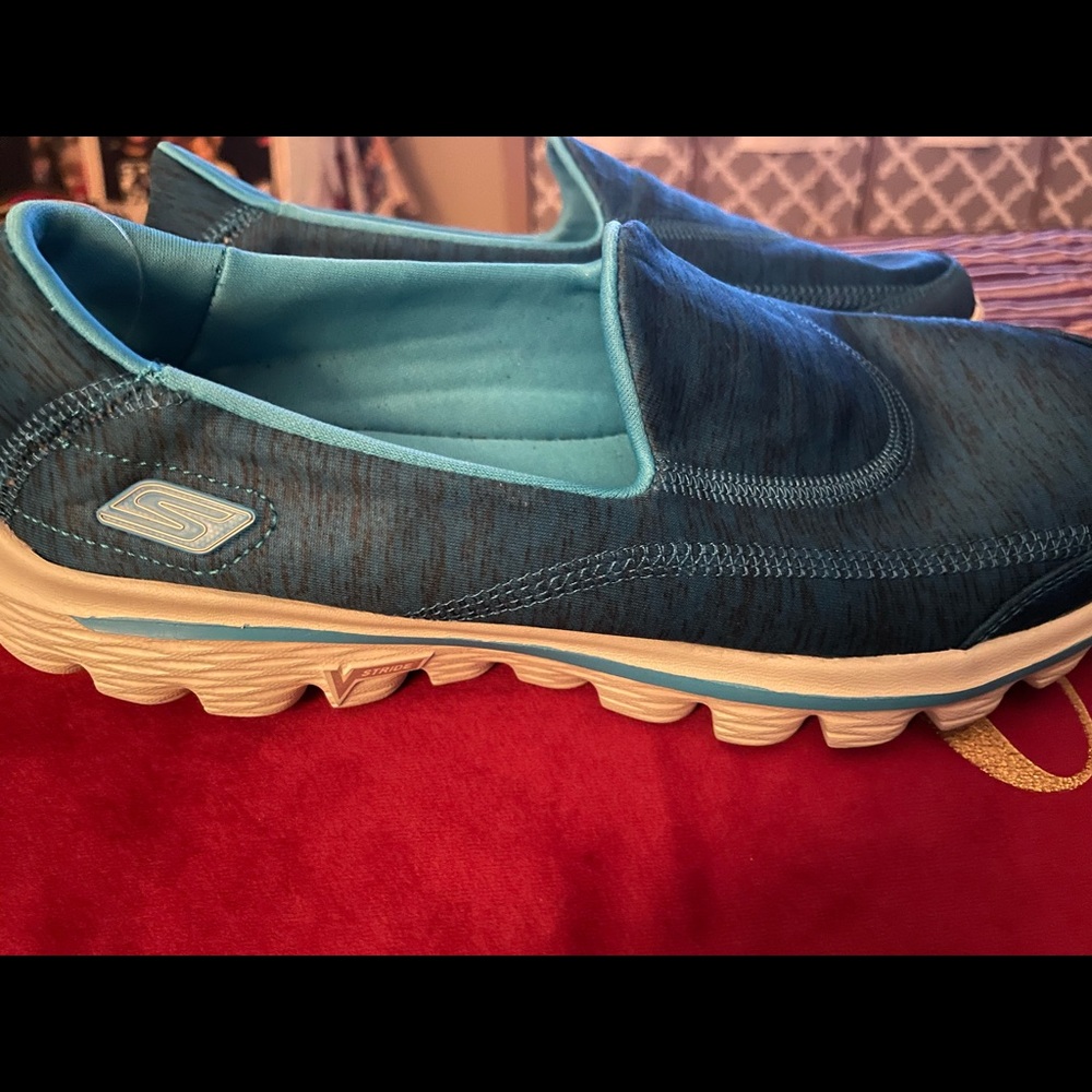 Skechers walk about